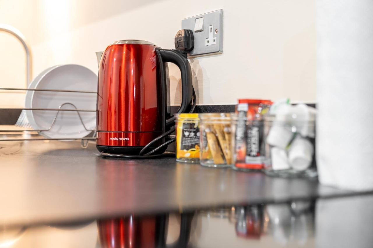 Avril Serviced Apartment Бирмингем Экстерьер фото